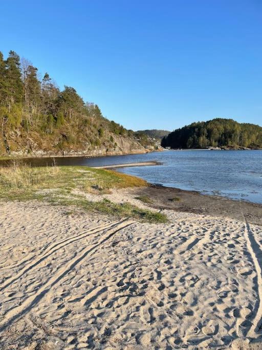 Appartamento Leilighet Ved Sjoen Med Strand Porsgrunn Esterno foto
