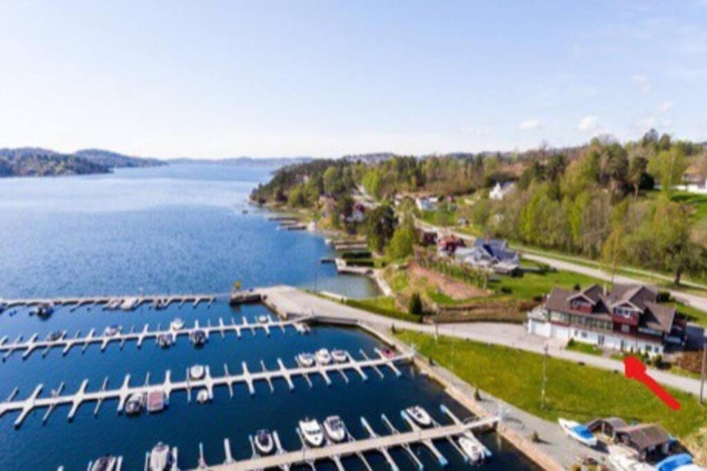 Appartamento Leilighet Ved Sjoen Med Strand Porsgrunn Esterno foto